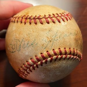 Tris Speaker Signed Baseball Global Authentics Verified
